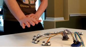 Raspberry Pi challenges the creativity and allows you the opportunity to create a piano that is played with gestures
