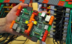 Among all these projects, we will highlight one quite interesting, it is Pi-Top, which is a laptop made with a Raspberry Pi